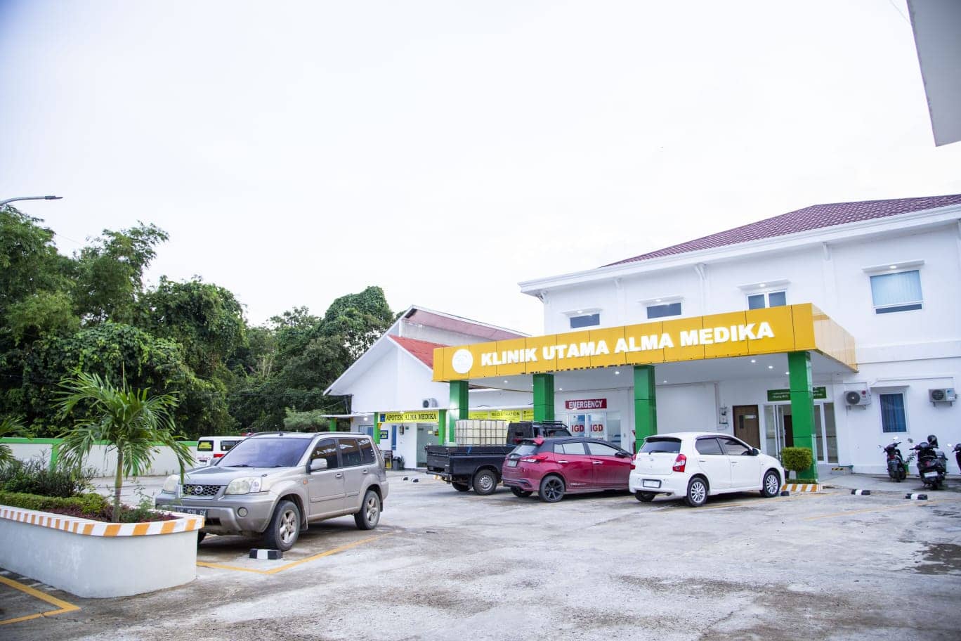 Gedung Klinik Utama Alma Medika