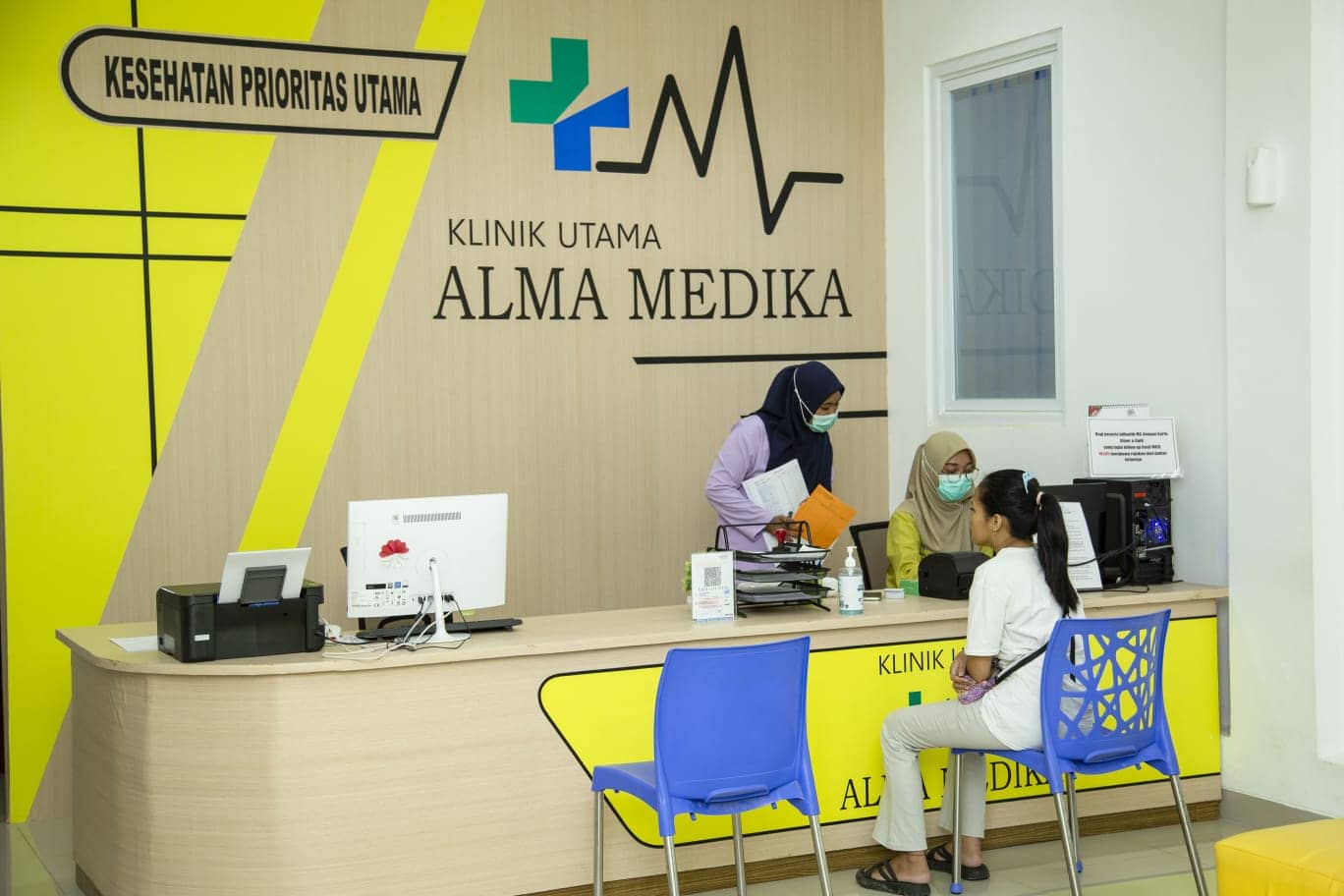 Ruang registrasi Klinik Utama Alma Medika